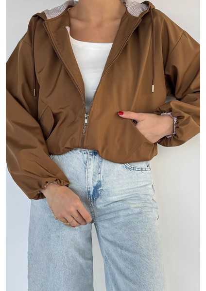 Kadın Kapüşonlu Bel Lastikli Çift Cepli Mevsimlik Mont P-00018577