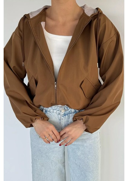 Kadın Kapüşonlu Bel Lastikli Çift Cepli Mevsimlik Mont P-00018577 modelleri