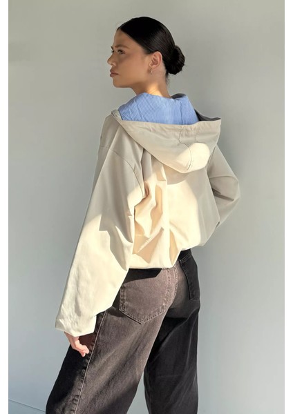 Kadın Kapüşonlu Bel Lastikli Çift Cepli Mevsimlik Mont P-00018577 indirimleri