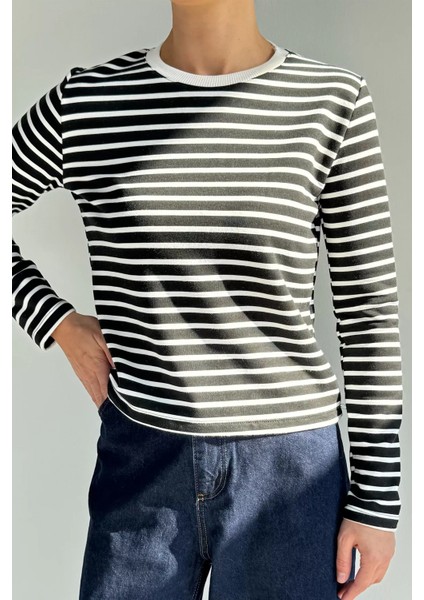 Kadın Bisiklet Yaka Çizgi Desenli Sweatshirt P-00018591