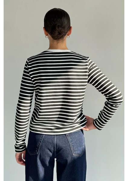Kadın Bisiklet Yaka Çizgi Desenli Sweatshirt P-00018591 fırsatları
