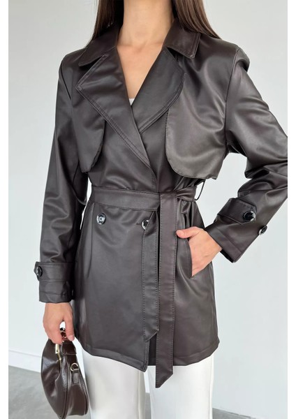 Kadın Çift Cepli Bel Kuşaklı Düğmeli Suni Deri Trençkot P-00018687