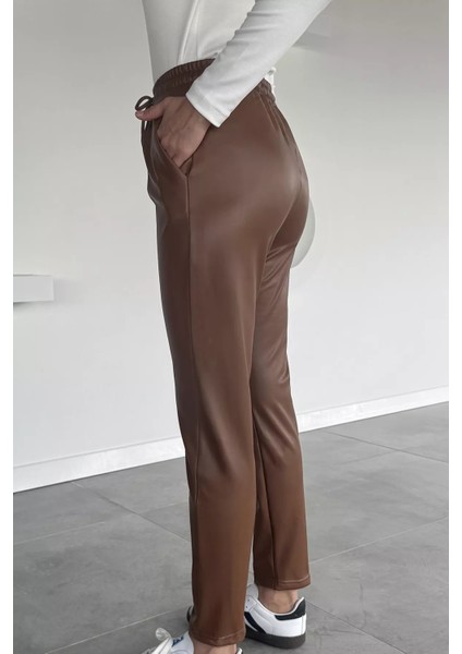 Kadın Bel Lastikli Suni Deri Pantolon P-00018536 fırsatları