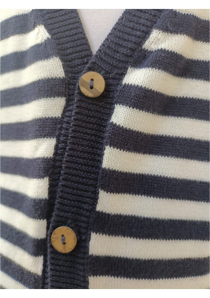 Erkek Çocuk Hırka Çizgili Önden Düğmeli 6-7 Yaş Kırmızı - Beyaz - Lacivert fırsatları