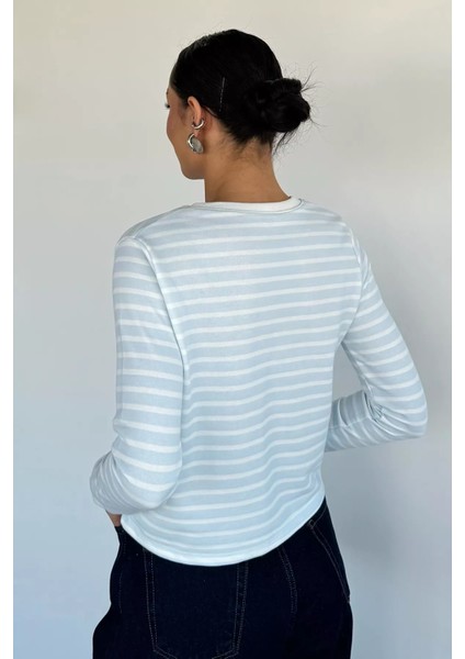 Kadın Bisiklet Yaka Çizgi Desenli Sweatshirt P-00018591 fırsatları