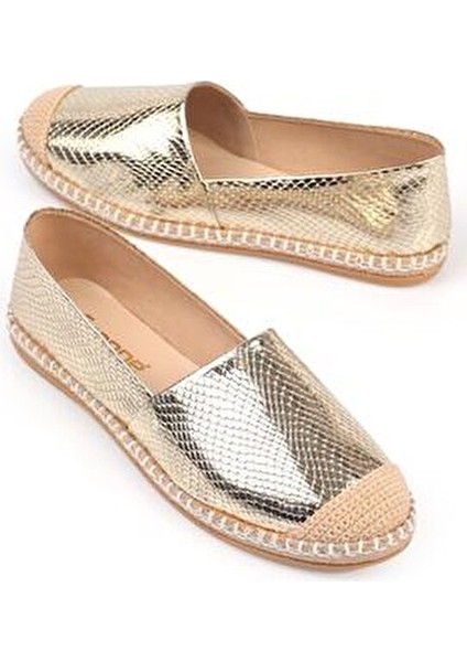 Kadın Espadril Düz Topuk Suni Deri ve PVC Taban ile Şık Tasarım