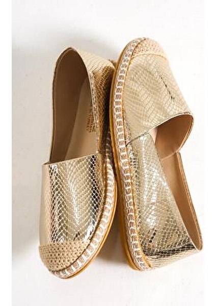 Kadın Espadril Düz Topuk Suni Deri ve PVC Taban ile Şık Tasarım