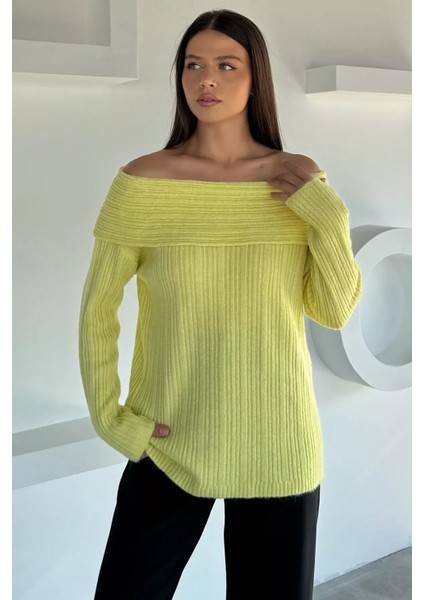 Kadın Madonna Yaka Kendinden Çizgi Desenli Triko Bluz P-00018618