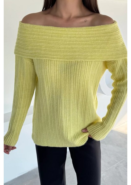 Kadın Madonna Yaka Kendinden Çizgi Desenli Triko Bluz P-00018618 fiyatları