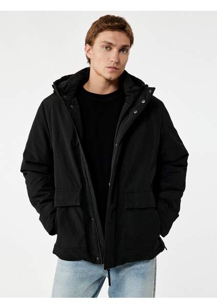 Çıtçıt Düğme Detaylı Fermuarlı Cepli Kapüşonlu Şişme Ceket