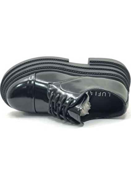 Kadın Deri Ayakkabı Siyah Yüksek Kalite Dana Deri ve Rahat Taban Özellikleriyle