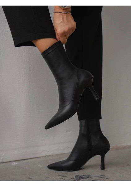 Dina Streç Siyah Deri Bot fırsatları