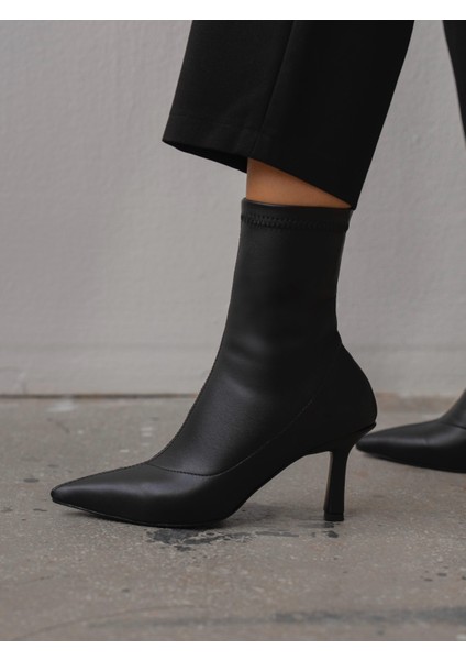 Dina Streç Siyah Deri Bot indirimleri