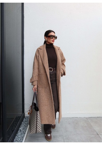 Açık Cep Düğmeli Kaşe Kaban fırsatları