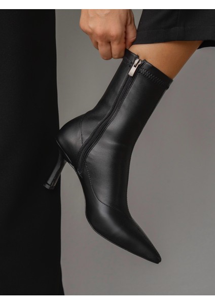 Dina Streç Siyah Deri Bot