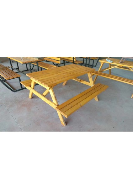 Ahşap Kedi Evi (Yemlik ve Suluklu)