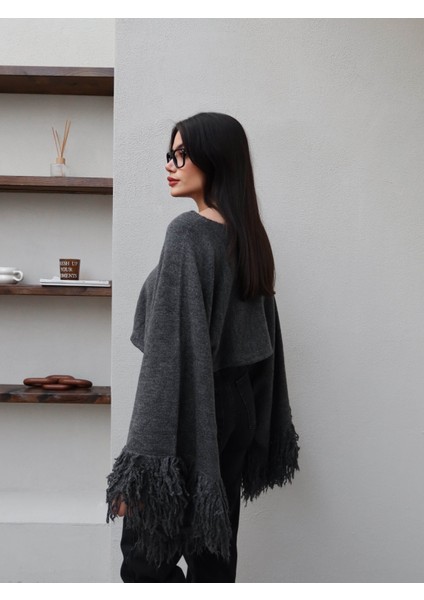 Püsküllü Triko Kazak indirimleri