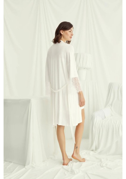 Monamise Dekolteli Yakası ve Kolu Dantelli Sabahlık Takımı fiyatları