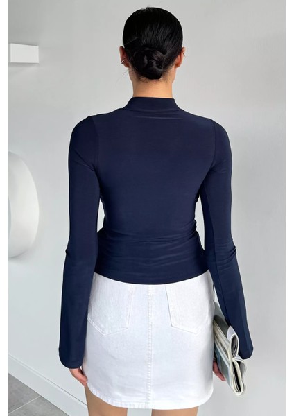 Asimetrik Kesim Ön Büzgülü Kadın Bluz P-00018523 fırsatları