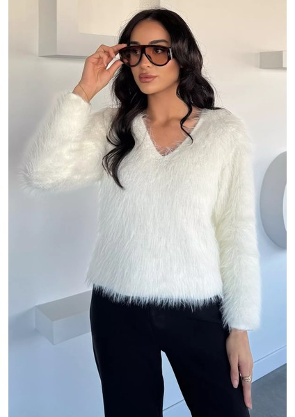 Kadın V Yaka Sakallı Yumoş Triko Bluz P-00018497