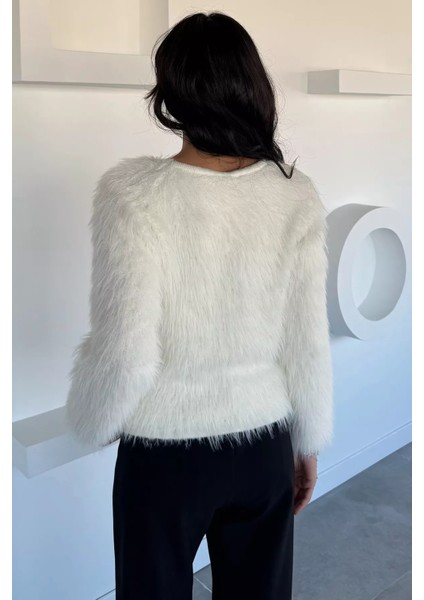 Kadın V Yaka Sakallı Yumoş Triko Bluz P-00018497 fırsatları