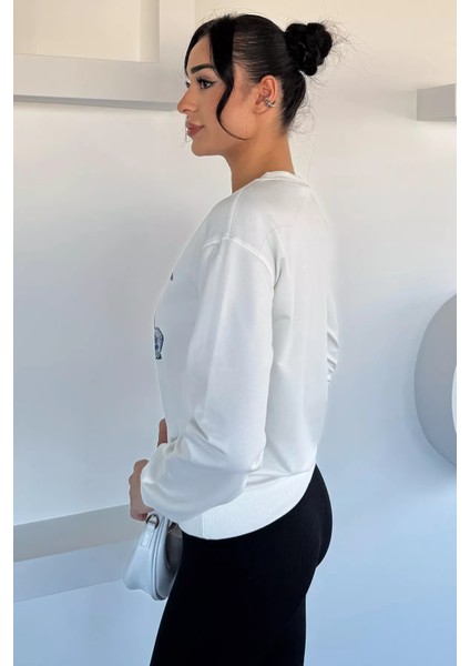 Kadın Bisiklet Yaka Baskılı Taş Işlemeli Sweatshirt P-00018484 fırsatları