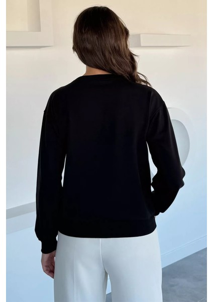 Kadın Bisiklet Yaka Baskılı Taş Işlemeli Sweatshirt P-00018484 fırsatları