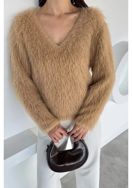 Kadın V Yaka Sakallı Yumoş Triko Bluz P-00018497