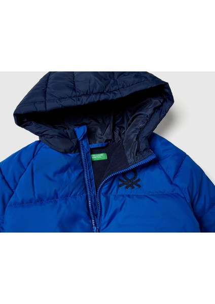 Erkek Bebek Açık Mavi-Gri Sol Göğsü Logo Yamalı Önü Cepli Kapüşonlu Fermuarlı Mont modelleri