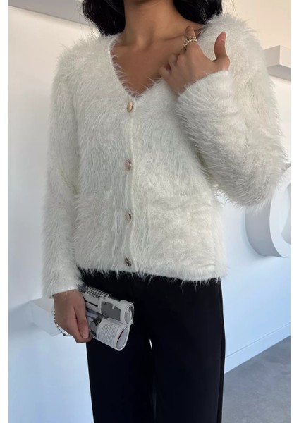 Kadın Çift Cepli Gold Düğme Detaylı Sakallı Yumoş Triko Hırka (S-M-L-Xl Beden Uyumludur.) P-00018434 modelleri