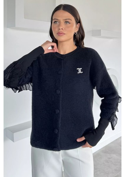 Kadın Broş Detaylı Sırt Fistolu Yumoş Triko Ceket P-00018362