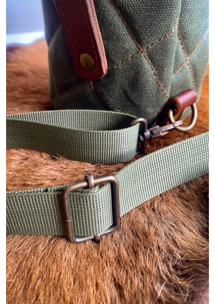 El Yapımı Hakiki Deri Kapitone Termos Kılıfı – 2 Litre'ye Kadar Termos Uyumlu, Kamp Aksesuarı 40X18 cm fırsatları