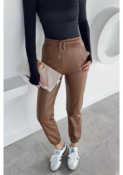Kadın Bel ve Paça Lastikli Suni Deri Pantolon P-00018468