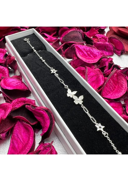 925 Ayar Gümüş Kelebek ve Yıldız Figürlü Kadın Bileklik – Şık Tasarım, Gümüş Rengi