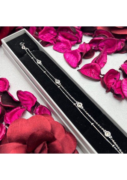 925 Ayar Gümüş Taşlı Kadın Bileklik – Zarif Tasarım, Gümüş Rengi