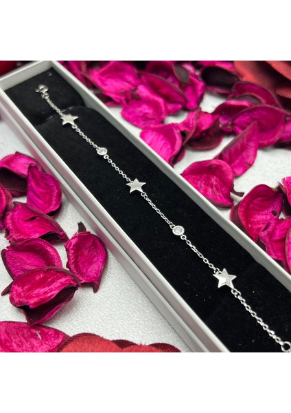 925 Ayar Gümüş Yıldız Figürlü Kadın Bileklik – Taşlı, Gümüş Rengi