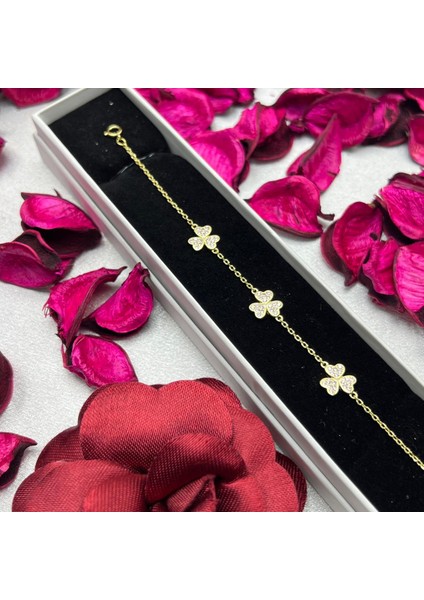 925 Ayar Gümüş Kelebek Figürlü Kadın Bileklik – Taşlı, Altın Kaplama