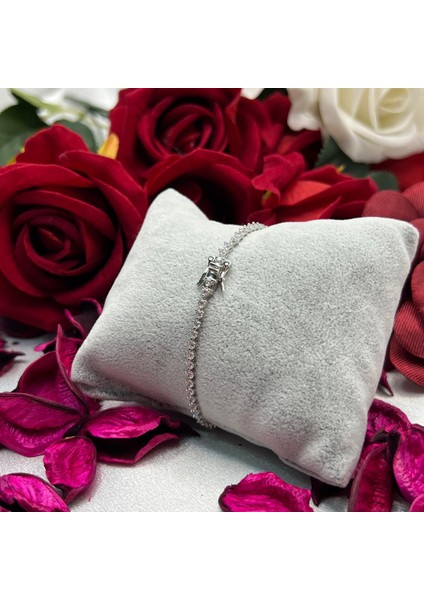 925 Ayar Gümüş Yıldız Figürlü Kadın Bileklik – Taşlı, Şık Tasarım, Gümüş Rengi modelleri