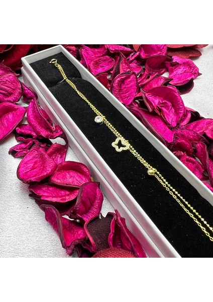 925 Ayar Gümüş Kelebek Figürlü Kadın Bileklik – Tek Taş Detaylı, Altın Kaplama