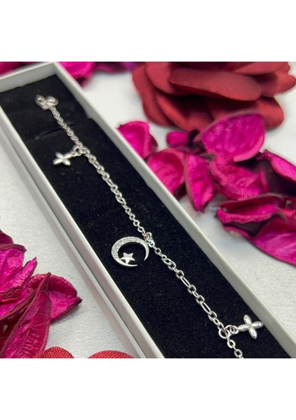 Ay Yıldız Figürlü Kadın Bileklik 925 Ayar Gümüş Rodyum Kaplama Zirkon Taşlı Şık Tasarım