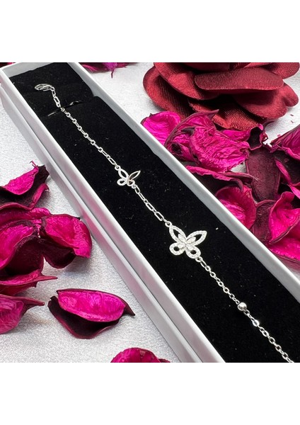 Kelebek Figürlü Kadın Bileklik 925 Ayar Gümüş Rodyum Kaplama Zirkon Taşlı Zarif Tasarım