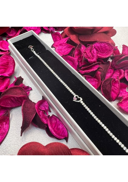 Kalp Figürlü Kadın Bileklik 925 Ayar Gümüş Rodyum Kaplama Pembe Taşlı Zarif Tasarım