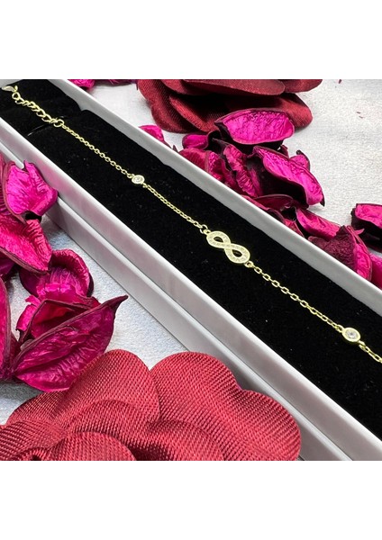 Sonsuzluk Figürlü Kadın Bileklik 925 Ayar Gümüş Altın Kaplama Zirkon Taşlı Şık Tasarım