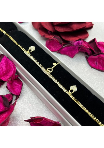 Kalp Kilit ve Anahtar Figürlü Kadın Bileklik 925 Ayar Gümüş Altın Kaplama Zirkon Taşlı