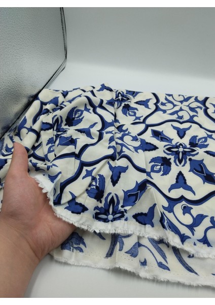 Mavi Karo Desenli Pamuk Viskon Kumaş – Hafif, Dökümlü ve Şık Kumaş | 150 cm Genişlik – ELNV50