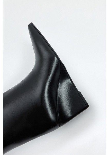 Çizme 2517 - Sivri Burun Dolgu Topuk Siyah Kadın Çizme