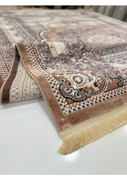 Etnik Desen Ipek Halı Gül Kurusu modelleri