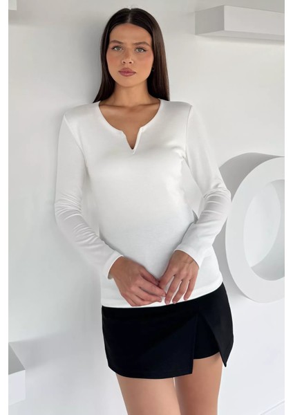Ön Detaylı V Yaka Basıc Bluz P-00018579