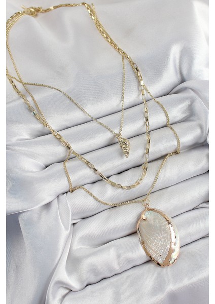 Pirinç Çoklu Zincirli Istiridye Model Gold Renk Kadın Kolye modelleri