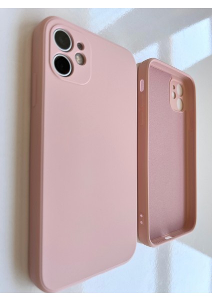 Iphone 11 ile Uyumlu Köşeli Kalıp ( 12 Görünümlü) Logosuz Lansman Içi Kadife Esnek Silikon Kılıf